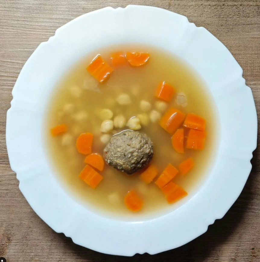 Escudella amb Pilota Vegana: Un Cuchareo de Martes Delicioso